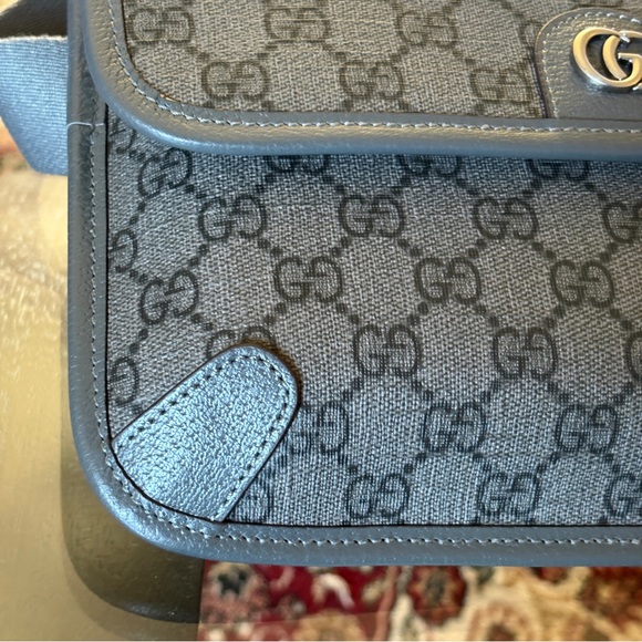 Gucci GG Supreme Small Belt Bag (Convertible Crossbody) - Picture 2 of 15